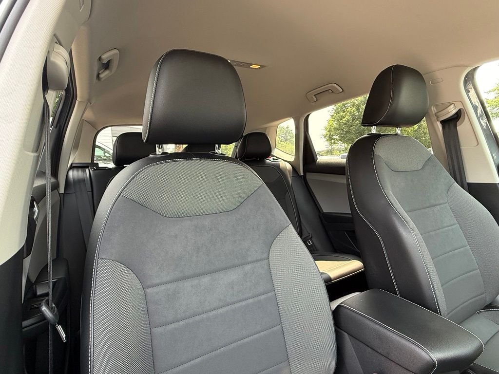 Used 2022 Pure Gray Volkswagen 1.5T SE image 29