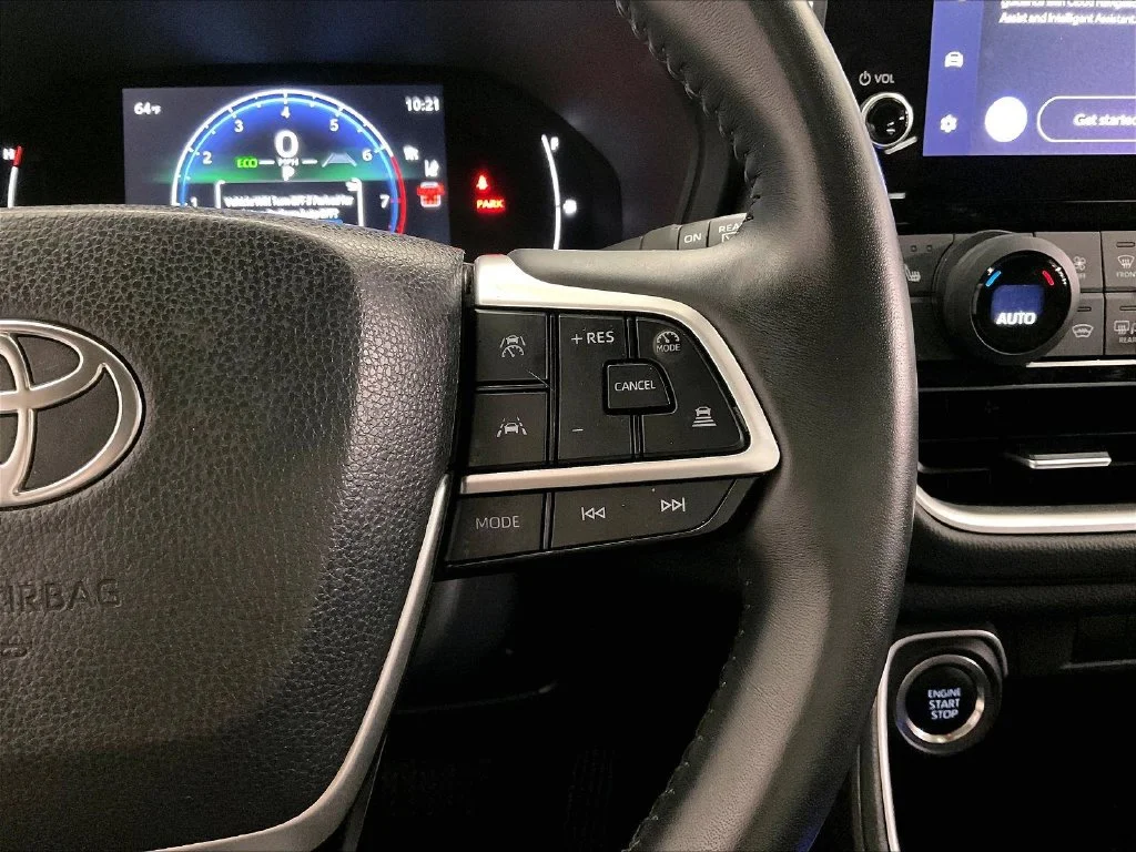 Used 2025 Beige Toyota XLE image 23