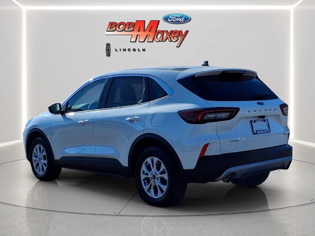 Used 2023 White Ford Active image 7