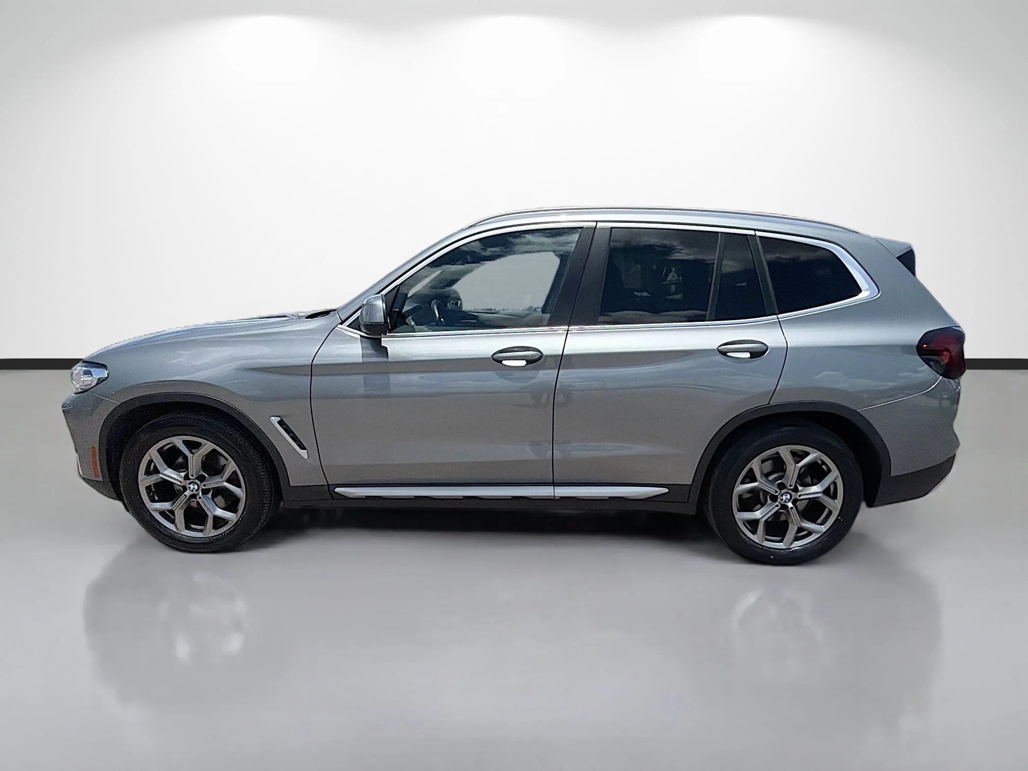 Used 2023 Skyscraper Gray Metallic BMW sDrive30i image 6