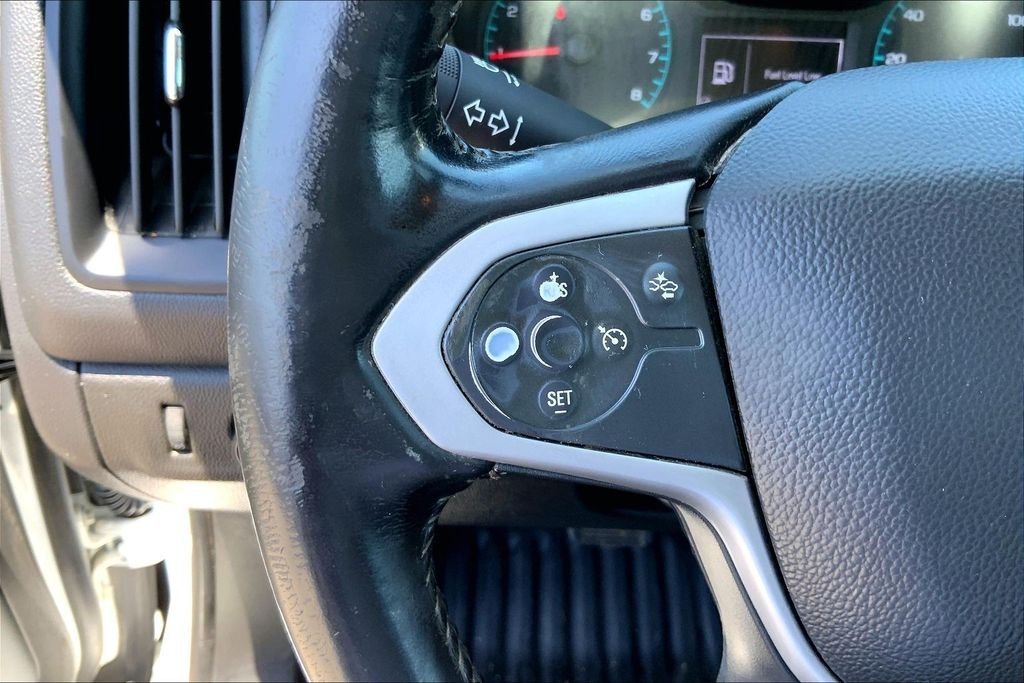 Used 2022 White Chevrolet LT image 7