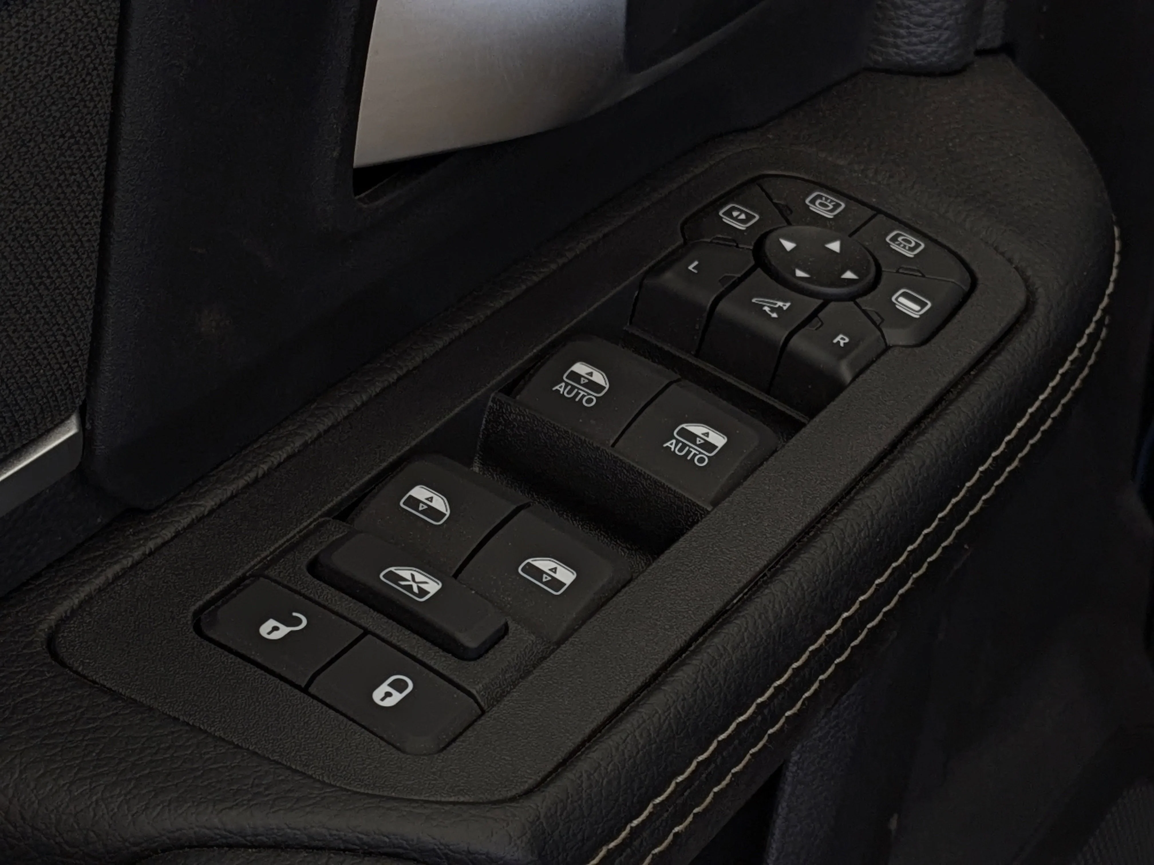 New 2026 Black RAM Big Horn - 6.7L HO Diesel - 12 Nav - Sport App Pkg - 5th Wheel/Gooseneck Prep - Alpine Audio & More image 13