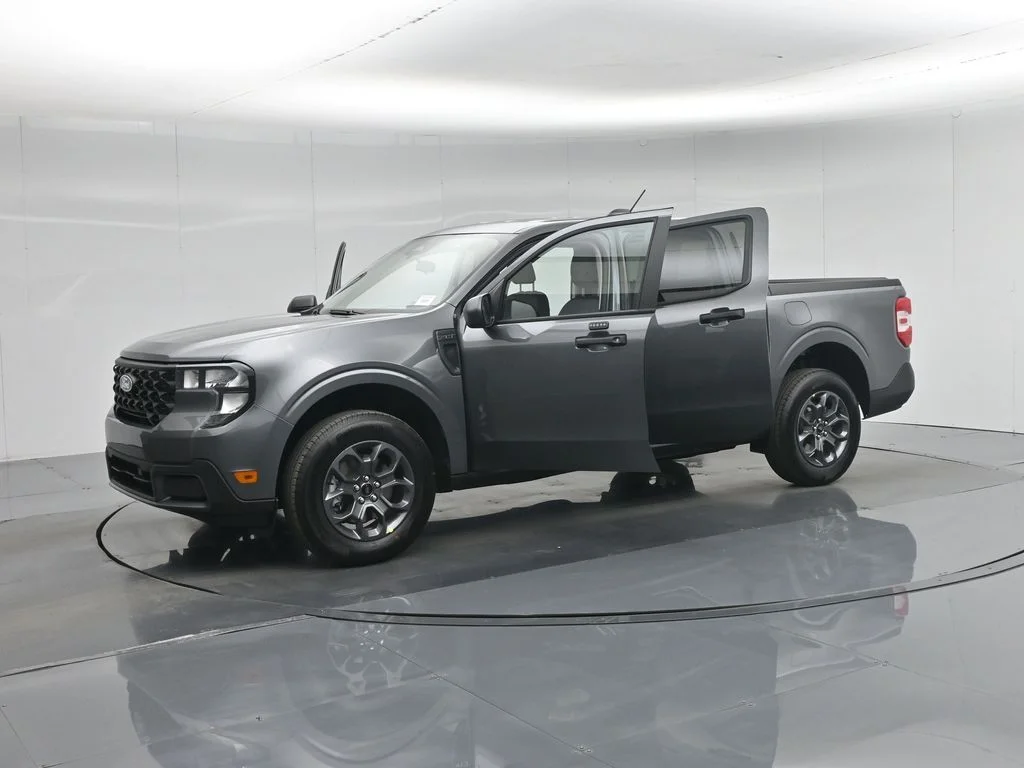 New 2026 Carbonized Gray Metallic Ford XLT image 25