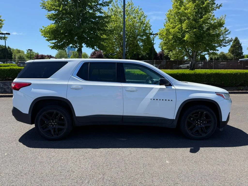 Used 2020 Summit White Chevrolet LS image 8