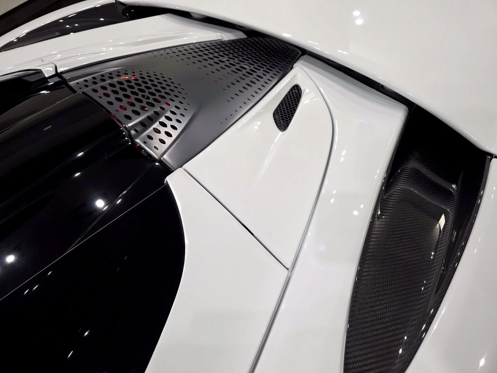 2027 McLaren 750S Base - Photo 21