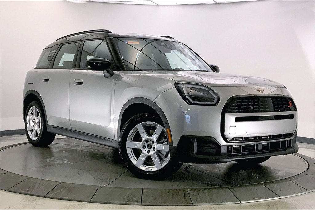 Used 2026 Silver MINI Signature Plus image 1