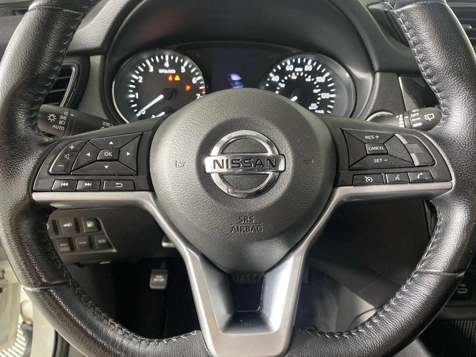 Used 2020 White Nissan SV image 14