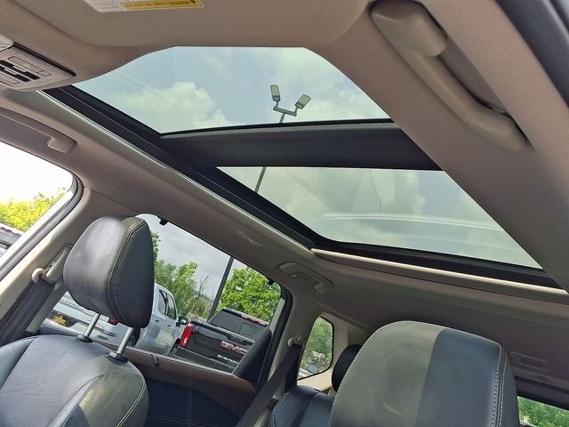 Used 2021 Silver Nissan Platinum image 25