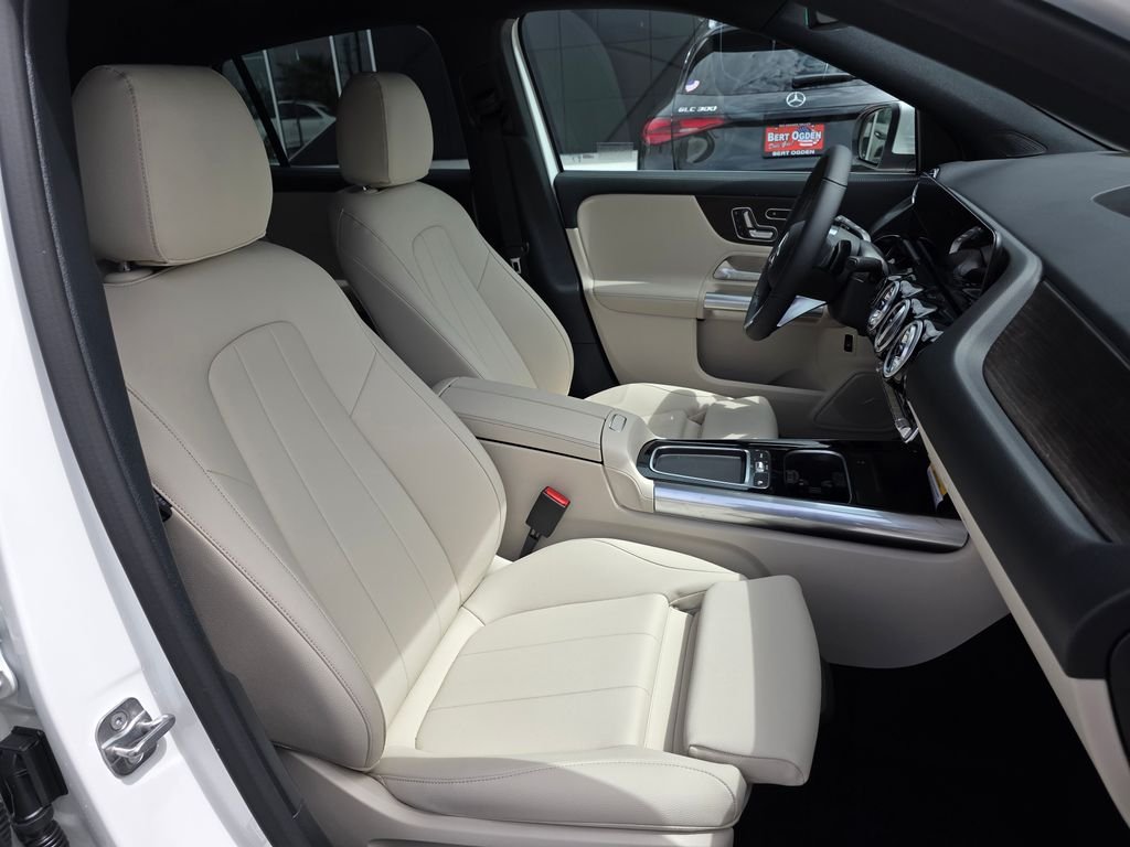 New 2026 Polar White Mercedes-Benz GLA 250 image 19