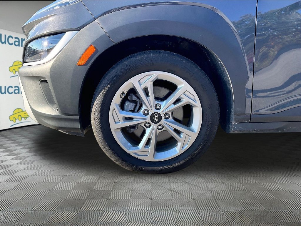 Used 2023 Gray Hyundai SEL image 7