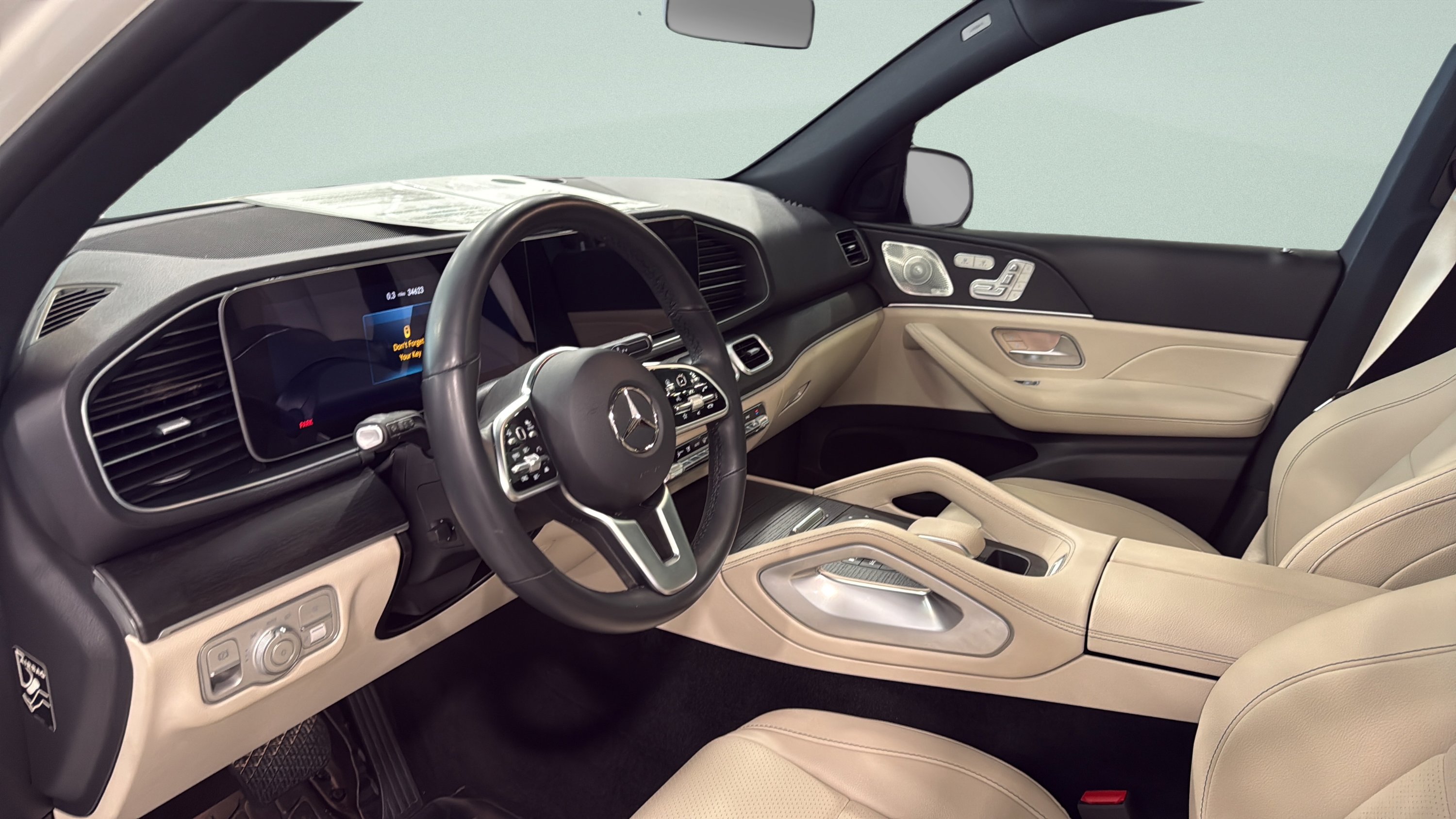 Certified Used 2023 MANUFAKTUR Diamond White Metallic Mercedes-Benz GLE 450 image 16