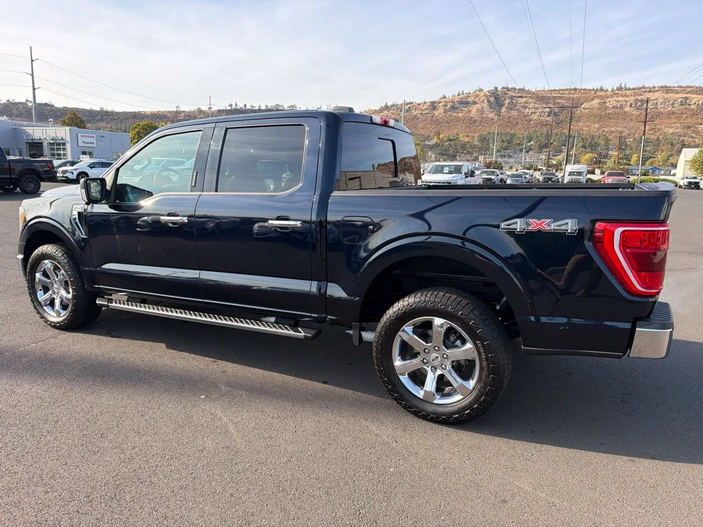 Certified Used 2021 Blue Metallic Ford XLT image 9
