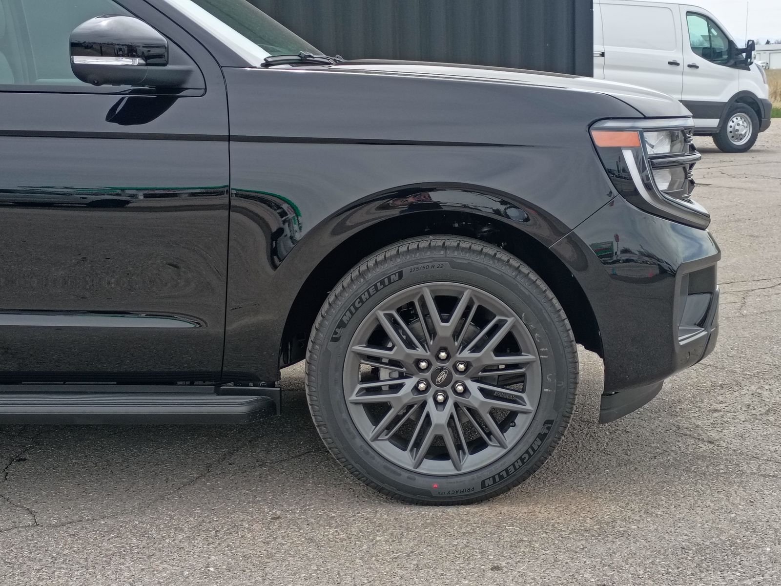 View vehicle photo 4