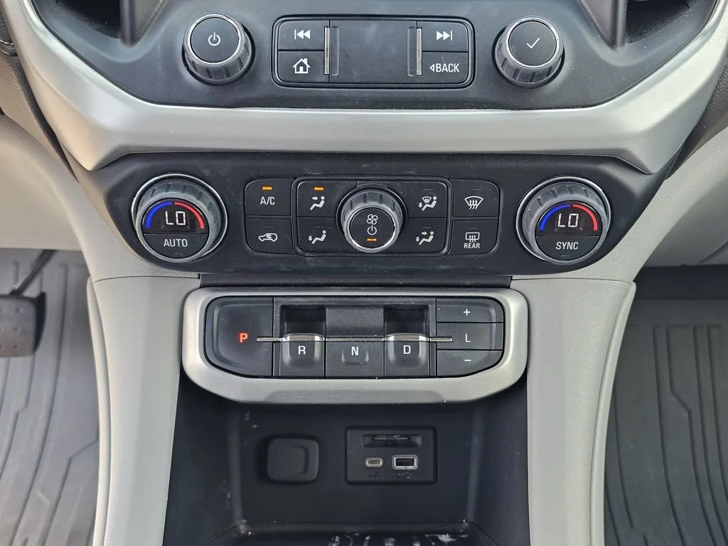 Used 2023 Summit White GMC SLT image 28