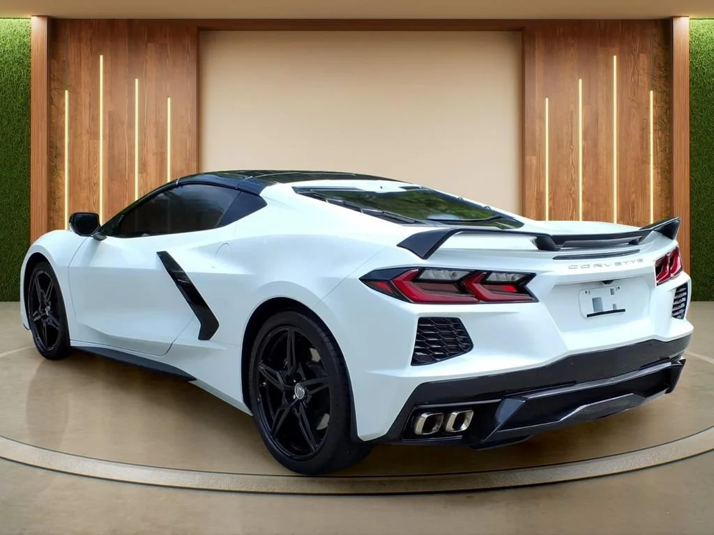 Used 2020 ARCTIC WHITE Chevrolet 2LT image 26