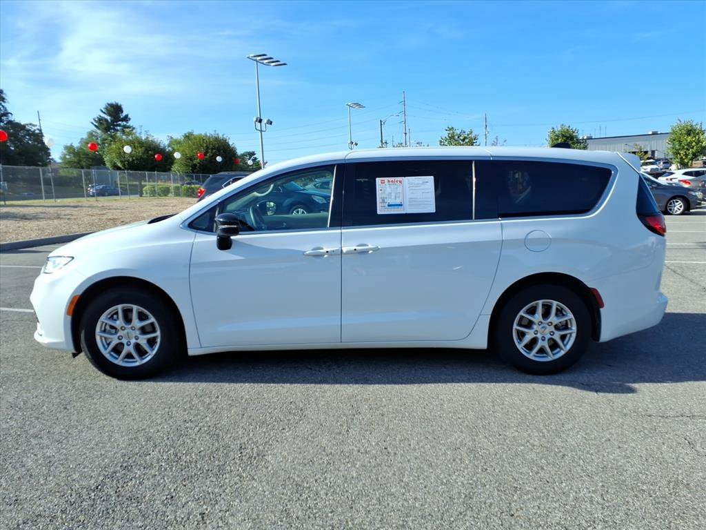 Used 2024 White Chrysler Touring L image 8