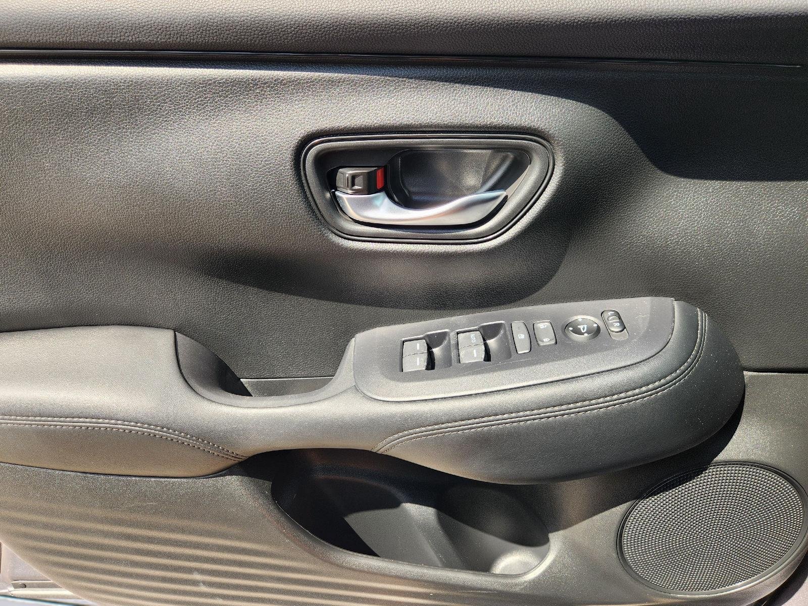 2025 Honda HR-V LX - Photo 22