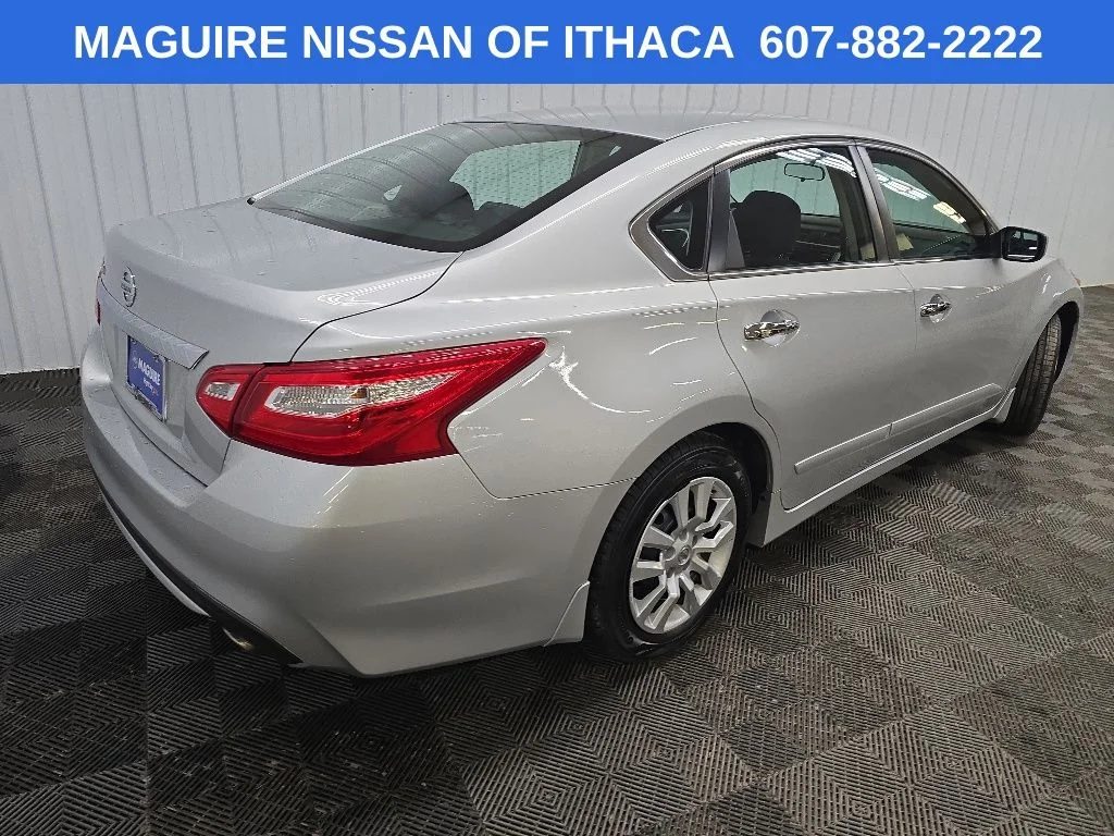 Used 2016 Silver Nissan 2.5 S image 10