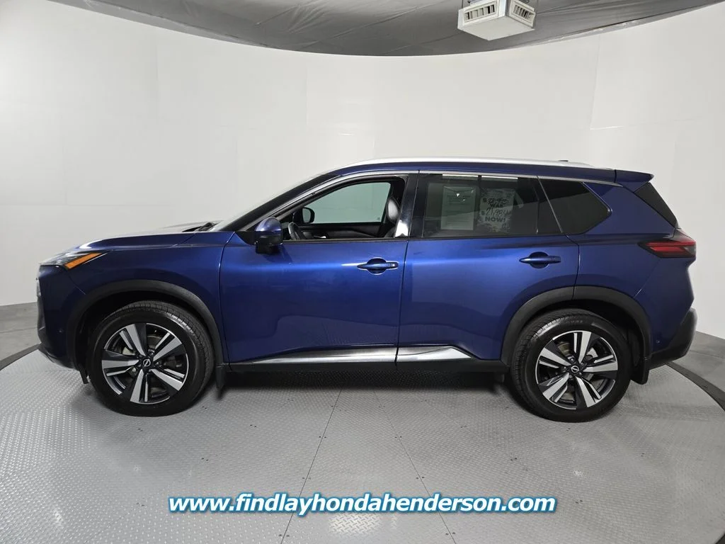 Used 2022 Caspian Blue Metallic Nissan SL image 3