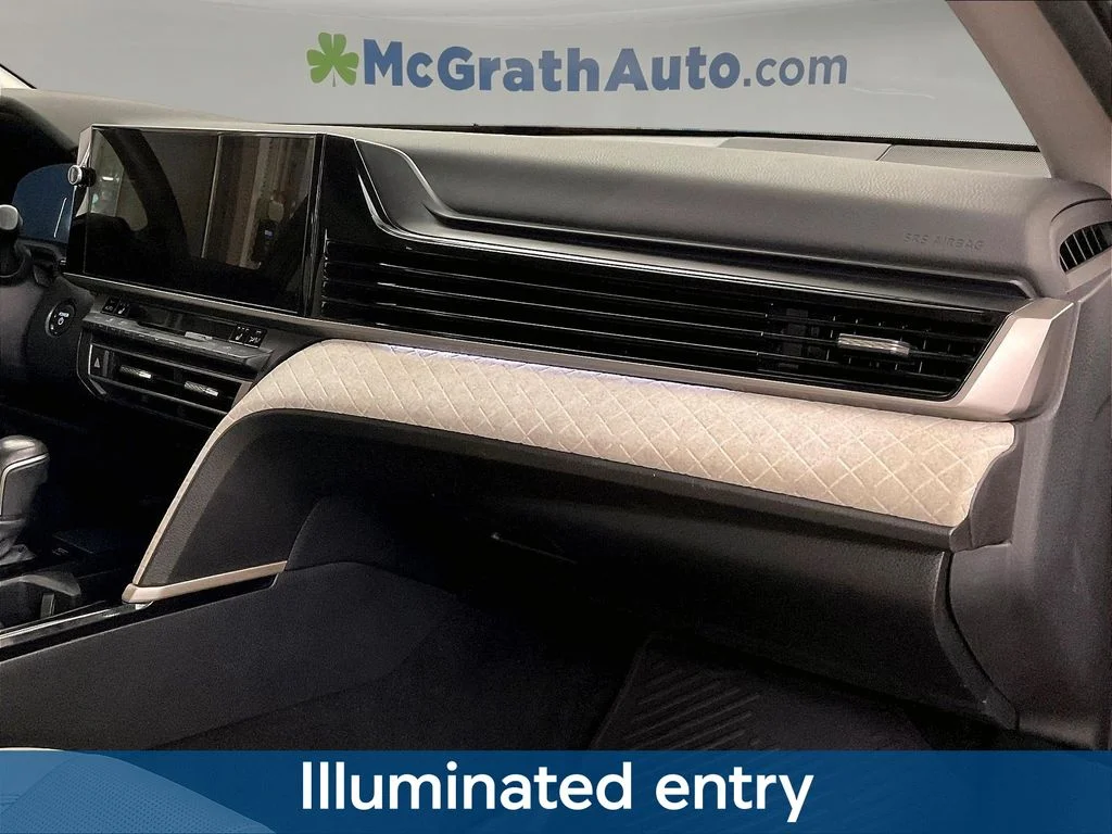 Used 2025 Black Toyota XLE image 22