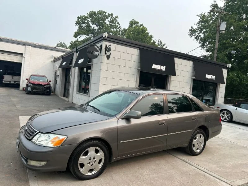 Used 2004 Gray Toyota XLS Sedan 4D image 3
