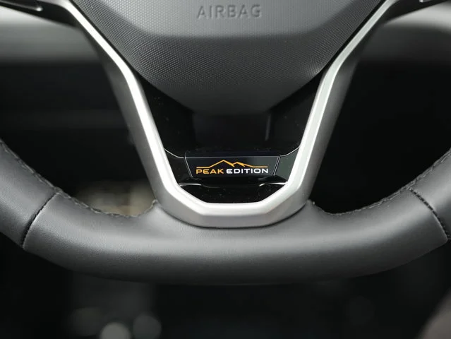 New 2026 Opal White Pearl Volkswagen 2.0T Peak Edition image 21