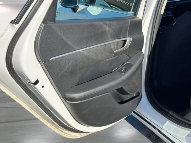 Used 2022 Gray Hyundai SE image 13