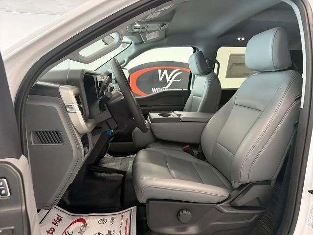 New 2027 Oxford White Ford F-350® XL image 30