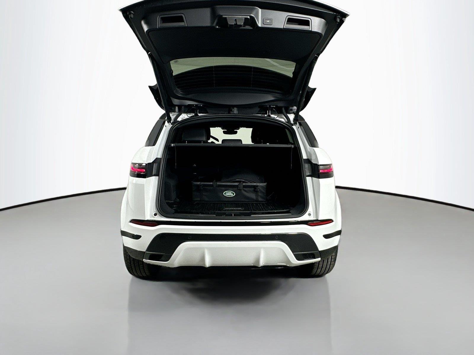 Certified Used 2026 Fuji White Land Rover Dynamic SE image 26