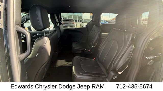 2026 Chrysler Pacifica Select - Photo 33
