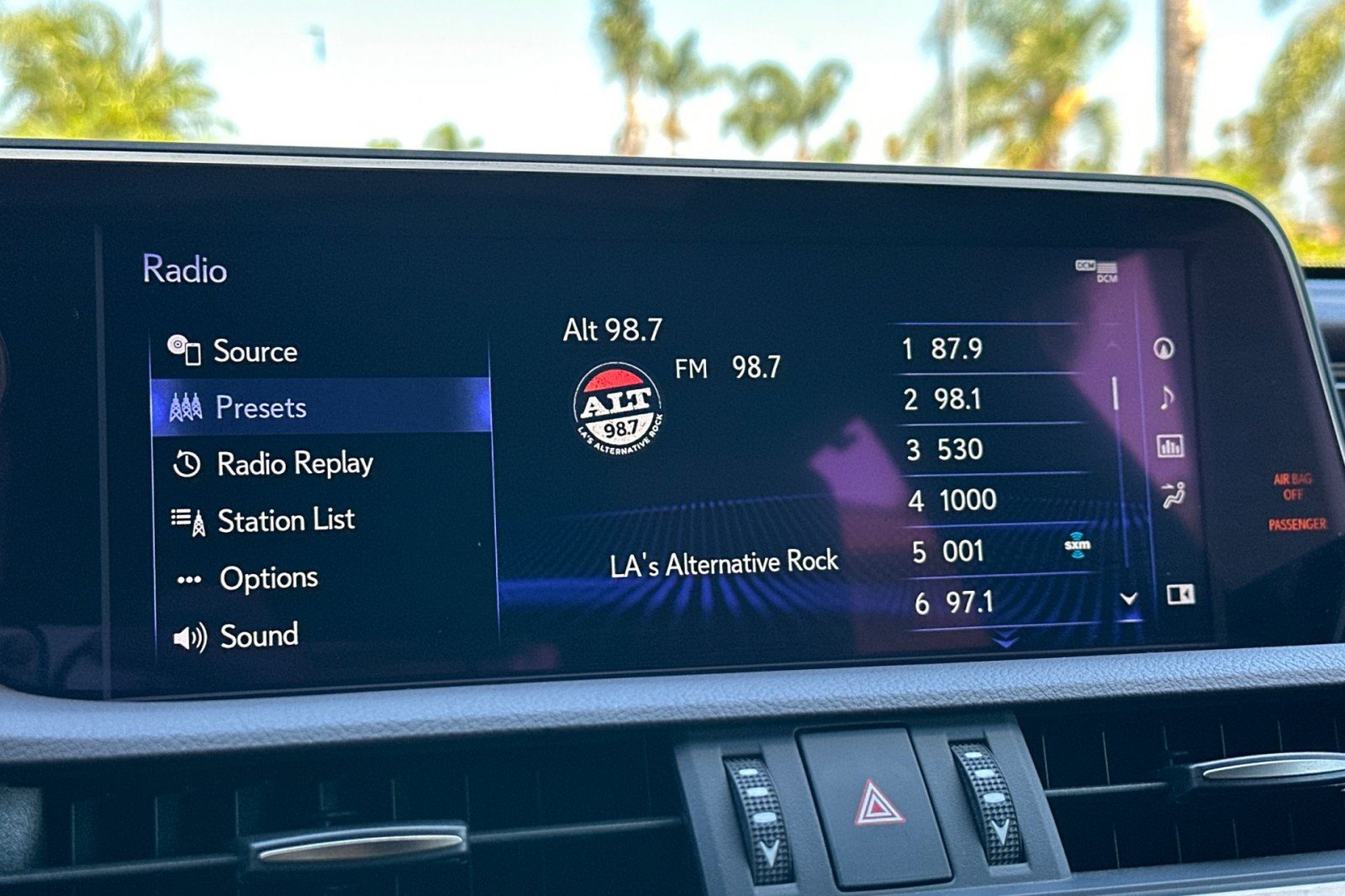 Used 2019 WHITE Lexus ES 300h image 17