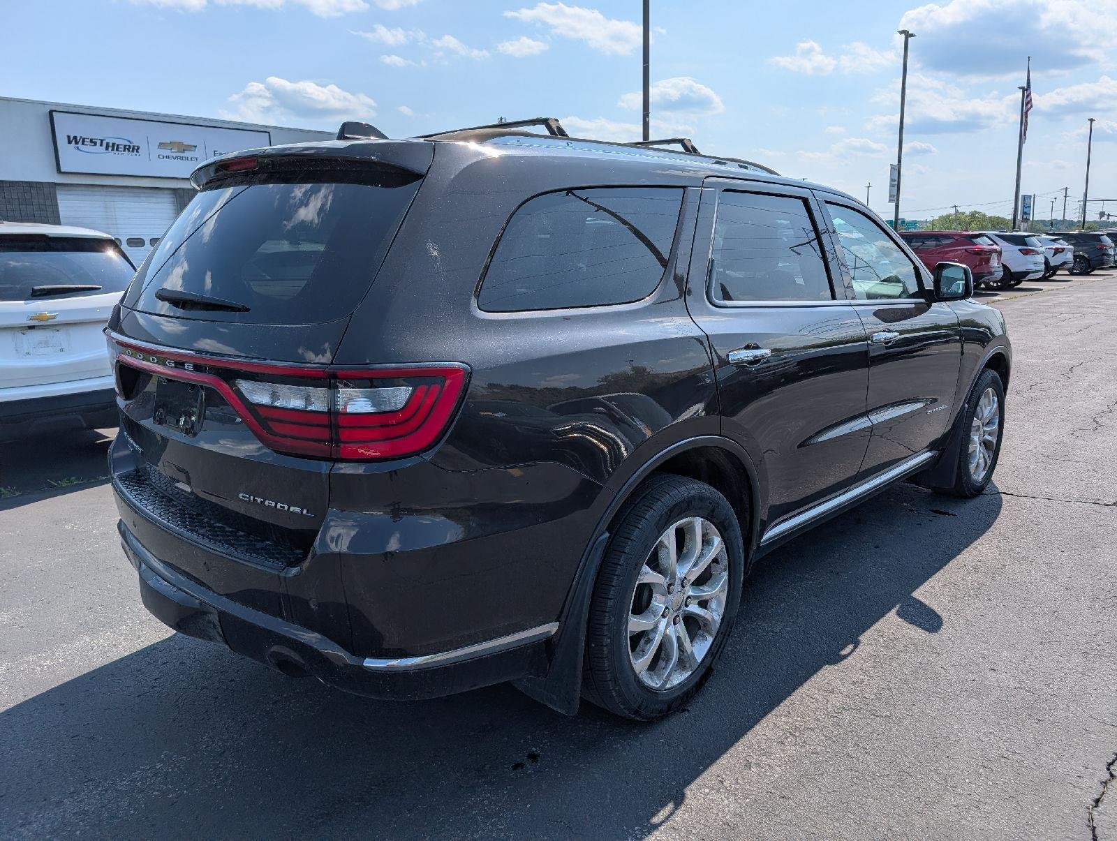 Used 2016 Luxury Brown Pearlcoat Dodge Citadel image 7