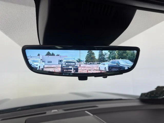 2025 GMC Yukon AT4 Ultimate - Photo 30