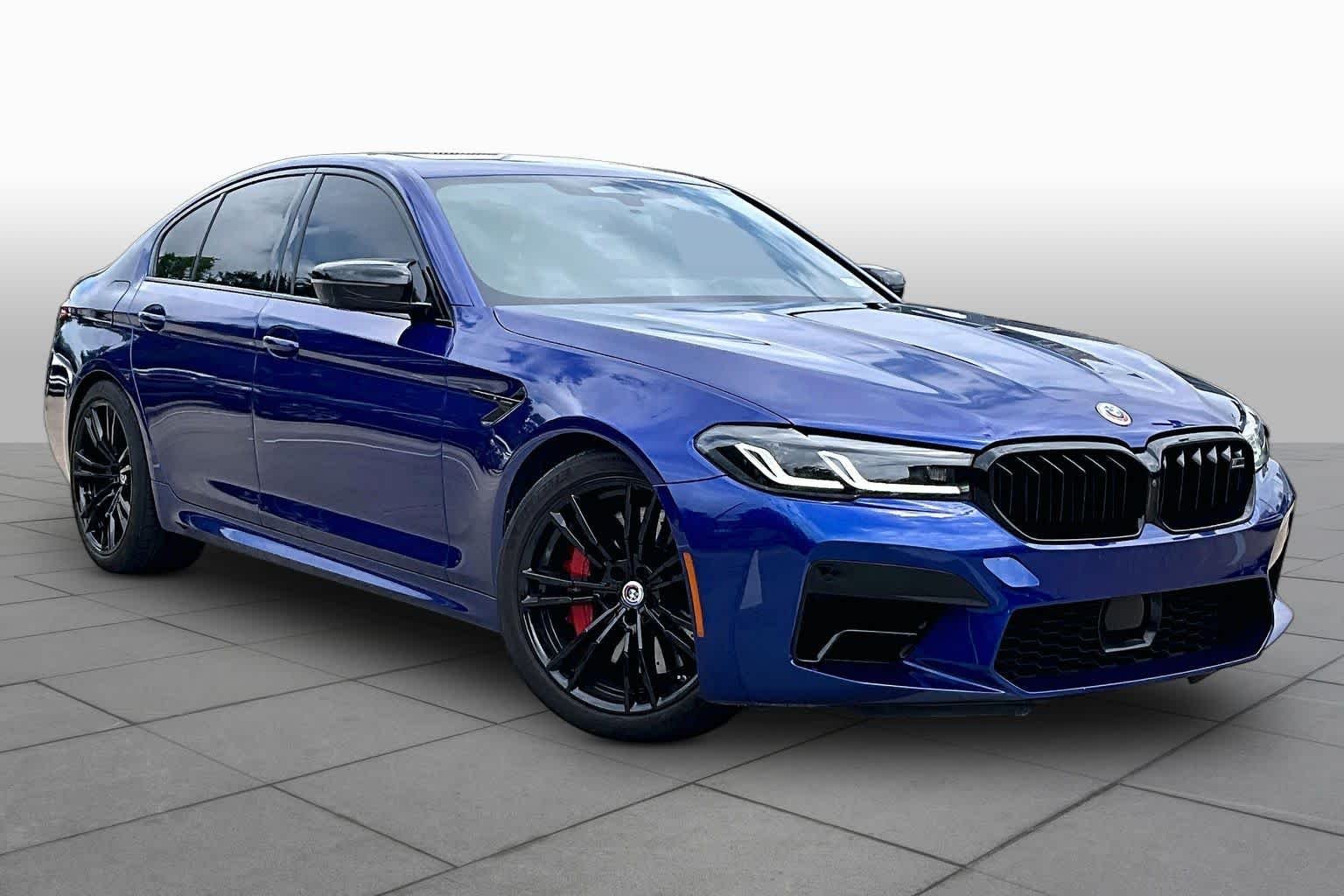 Used 2022 Marina Bay Blue Metallic BMW  image 2