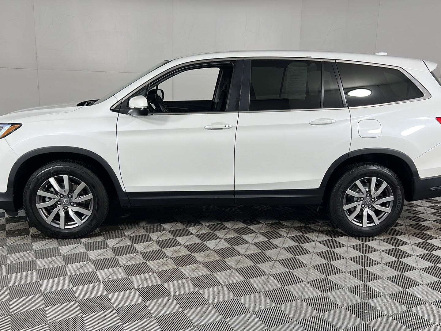 Used 2021 Platinum White Pearl Honda EX-L image 28