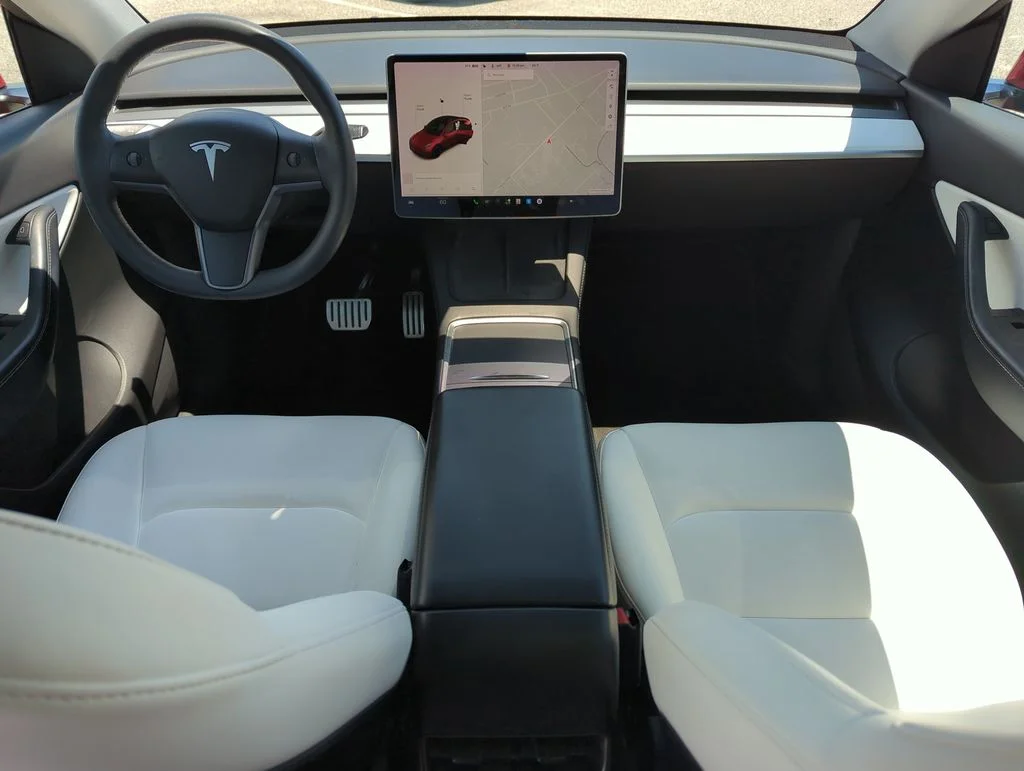 Used 2022  Tesla Performance image 15