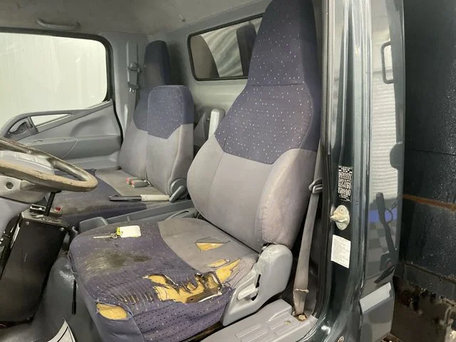 Used 2008 Green Mitsubishi  image 11
