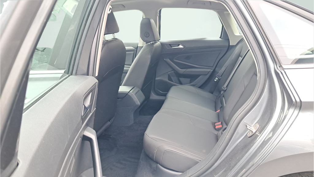 Used 2019 Gray Volkswagen 1.4T SE image 12