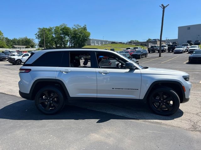 Certified Used 2023 Silver Jeep Altitude X image 5
