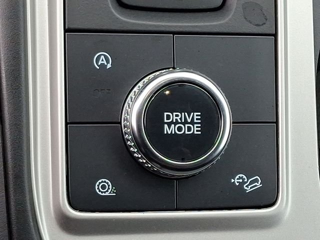 Used 2023 Green Ford XLT image 23