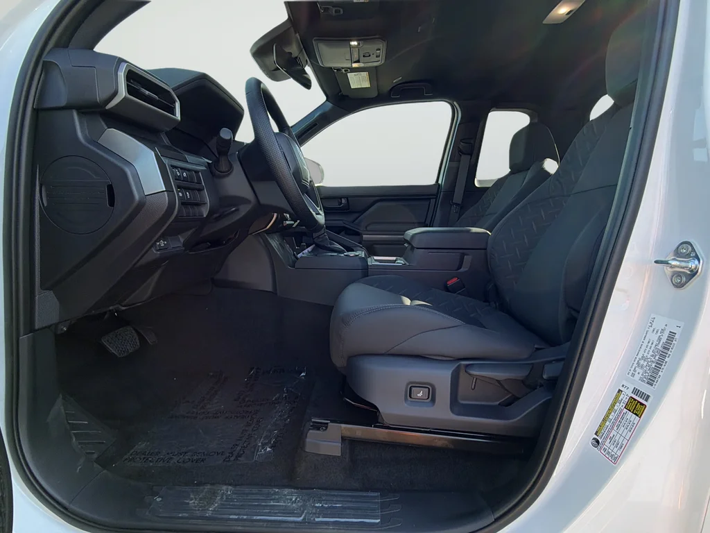 2026 Toyota Tacoma SR5 - Photo 10