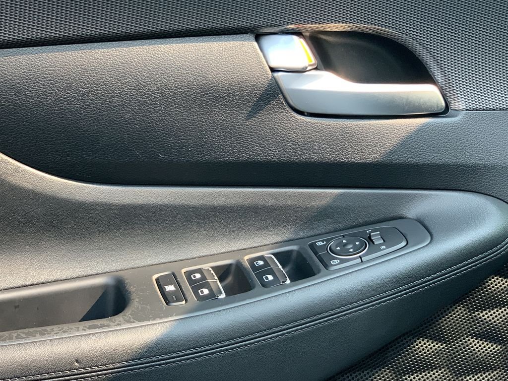 2020 Hyundai Santa Fe SE - Photo 16