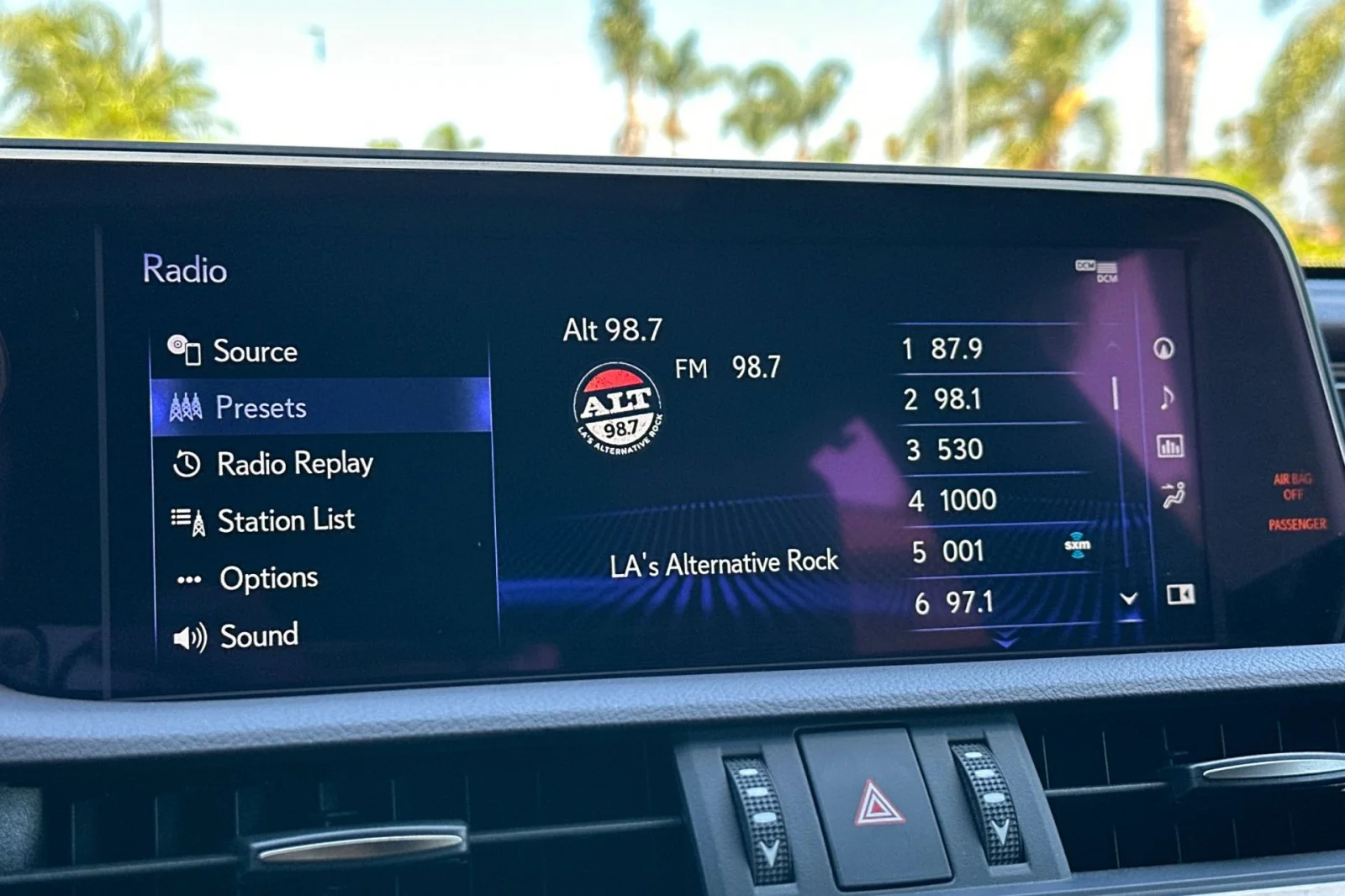Used 2019 WHITE Lexus ES 300h image 17