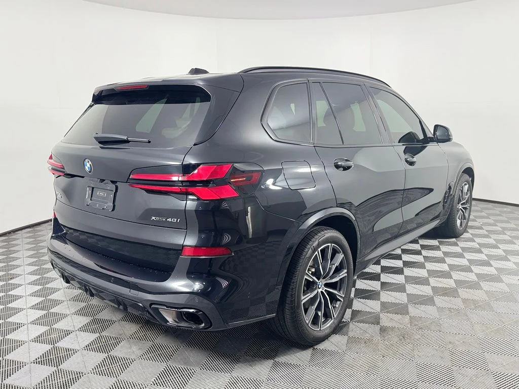 Certified Used 2026 Black Sapphire Metallic BMW xDrive40i image 5