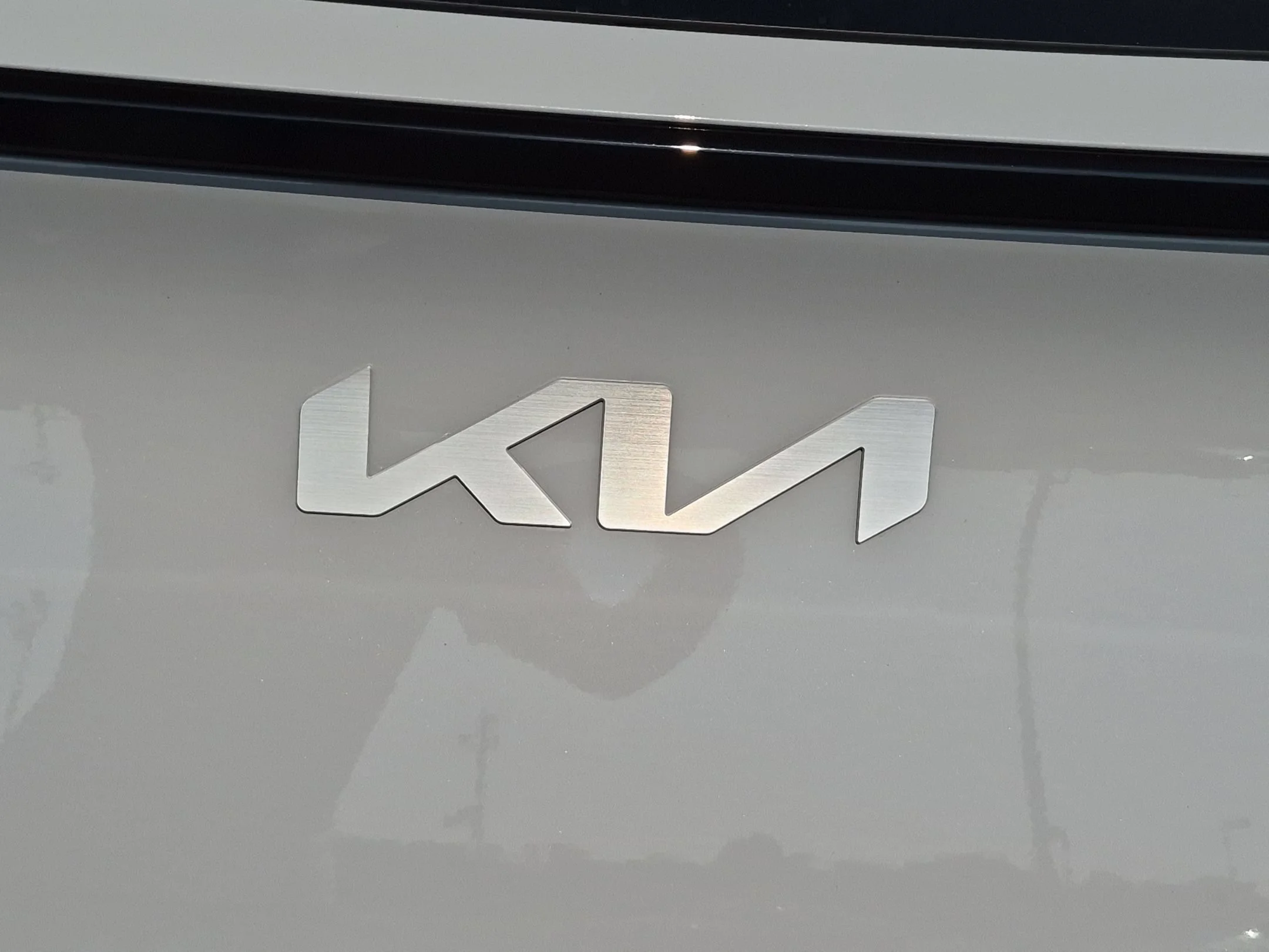 Used 2023 Wolf Gray Kia SX-Prestige image 31