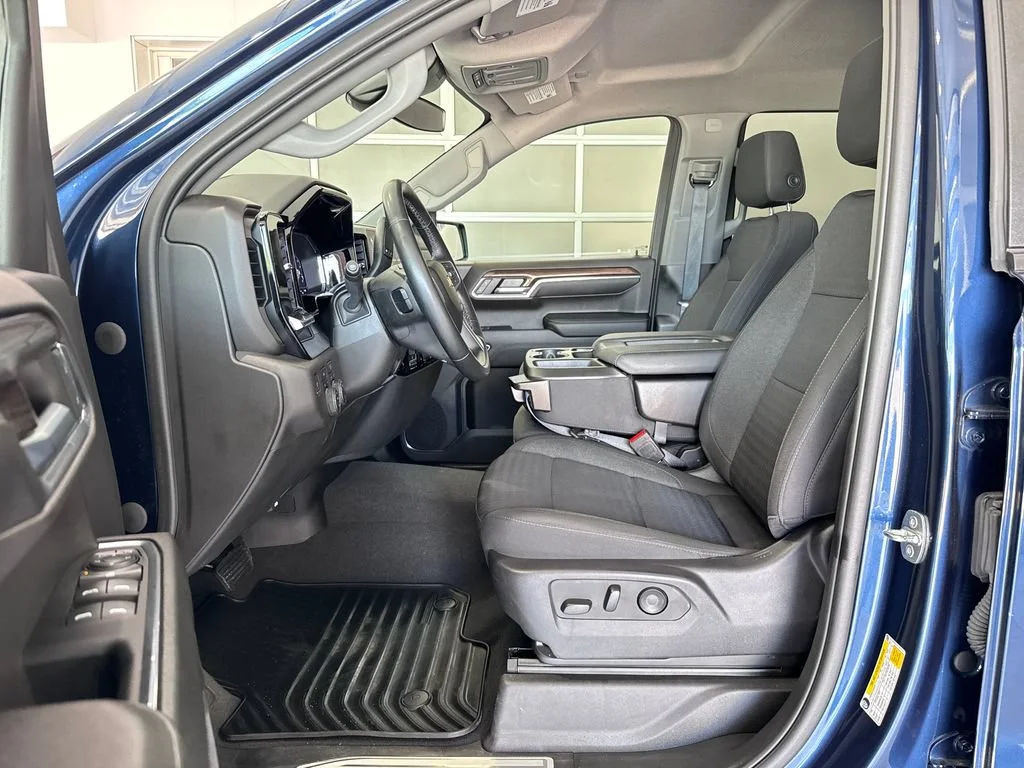 2023 Chevrolet Silverado 1500 LT - Photo 11