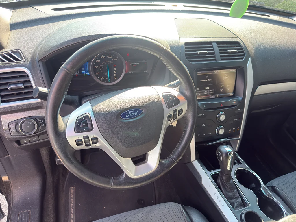 Used 2015 Bronze Fire Metallic Tinted Clearcoat Ford XLT image 12