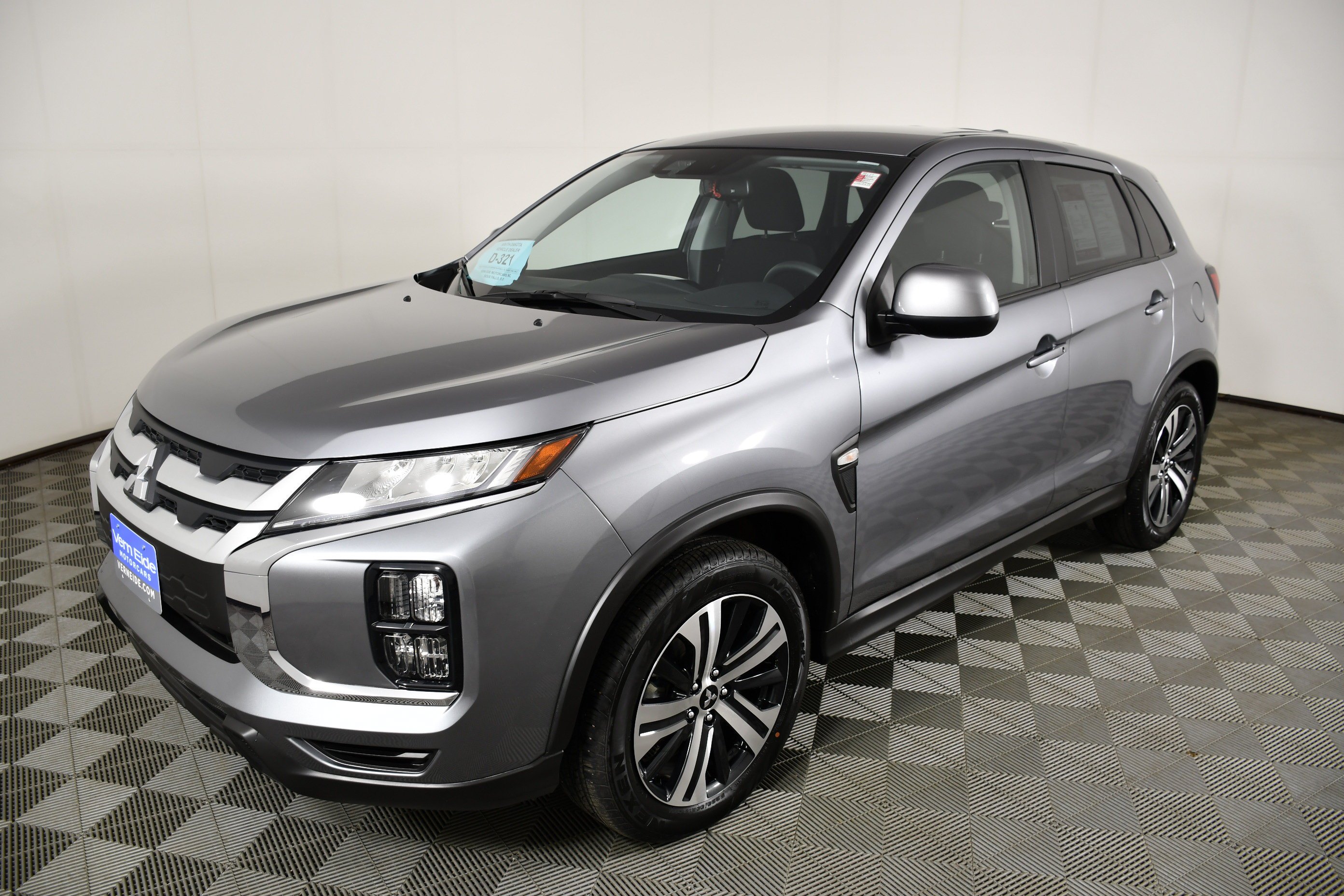 Certified Used 2026 Mercury Gray Metallic Mitsubishi ES image 10