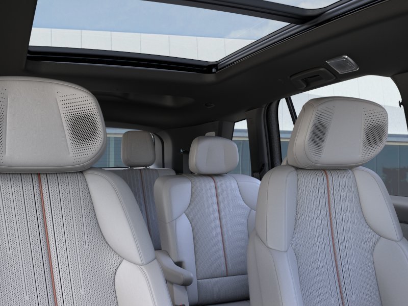 2027 Cadillac VISTIQ Sport - Photo 24