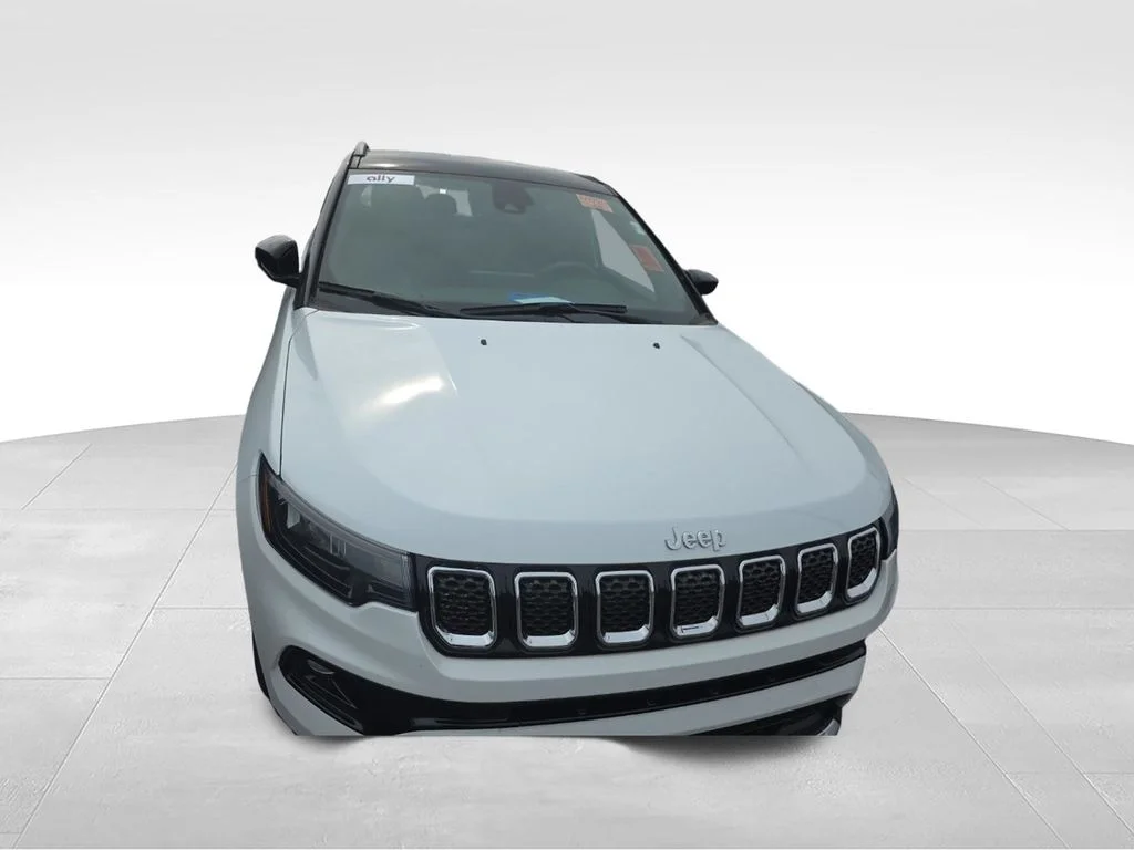 Used 2023 White Jeep Limited image 25